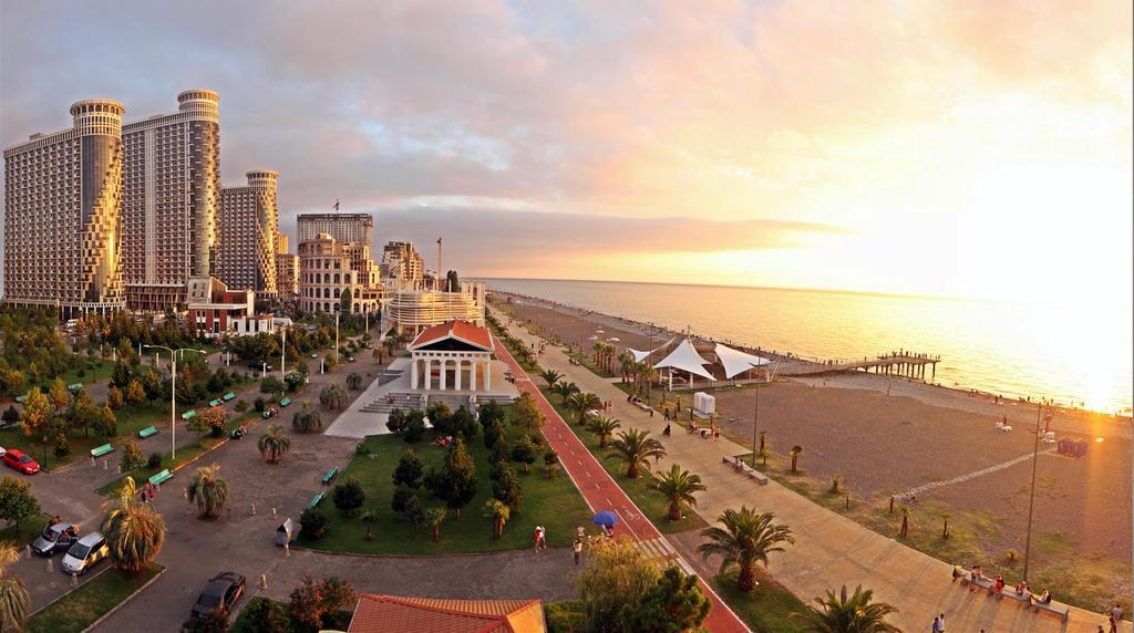Aparthotel In Orbi Sea Towers Batoumi Extérieur photo