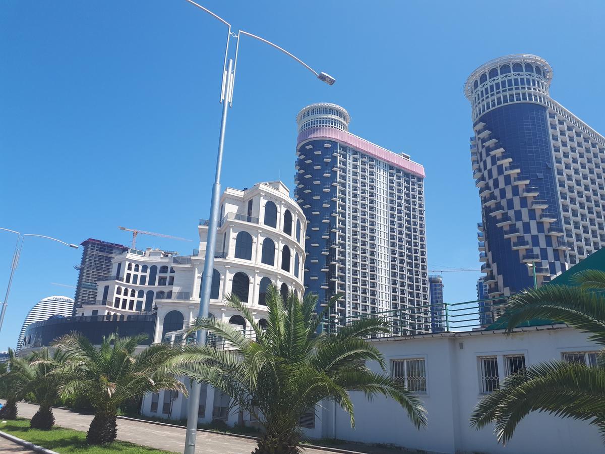 Aparthotel In Orbi Sea Towers Batoumi Extérieur photo