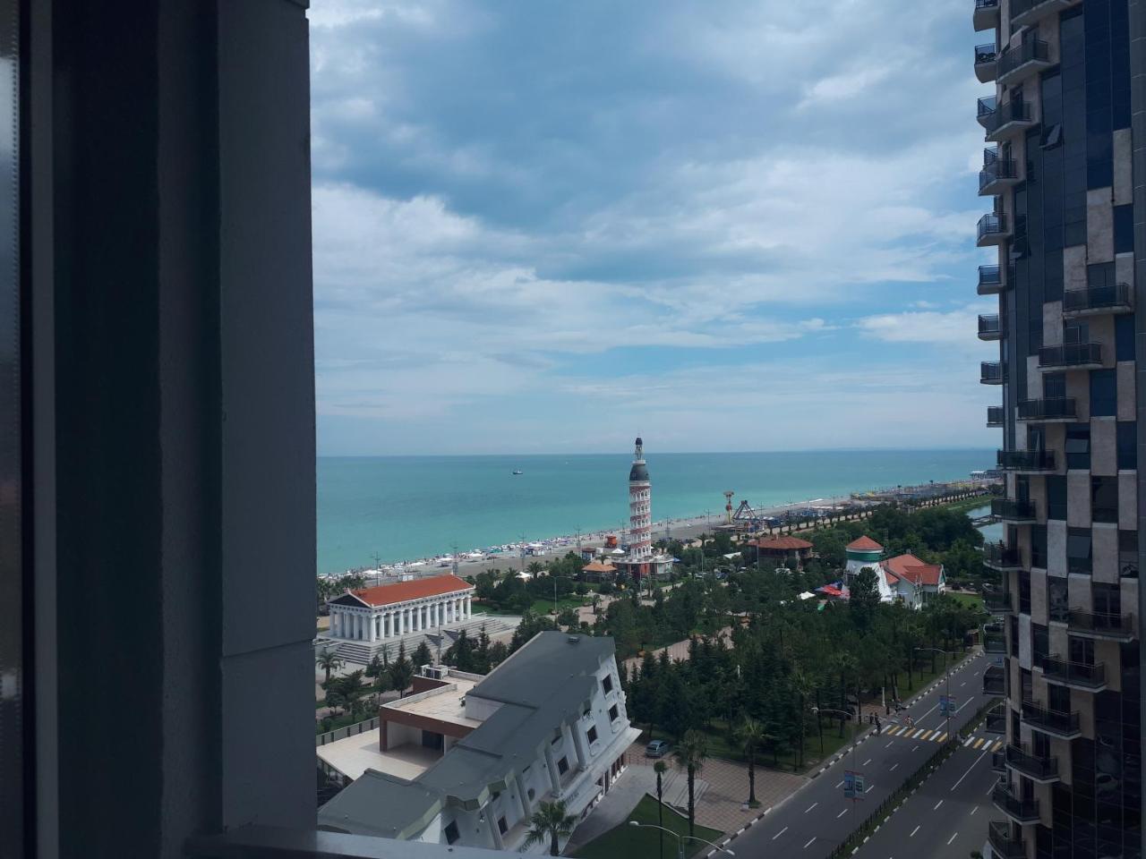 Aparthotel In Orbi Sea Towers Batoumi Extérieur photo